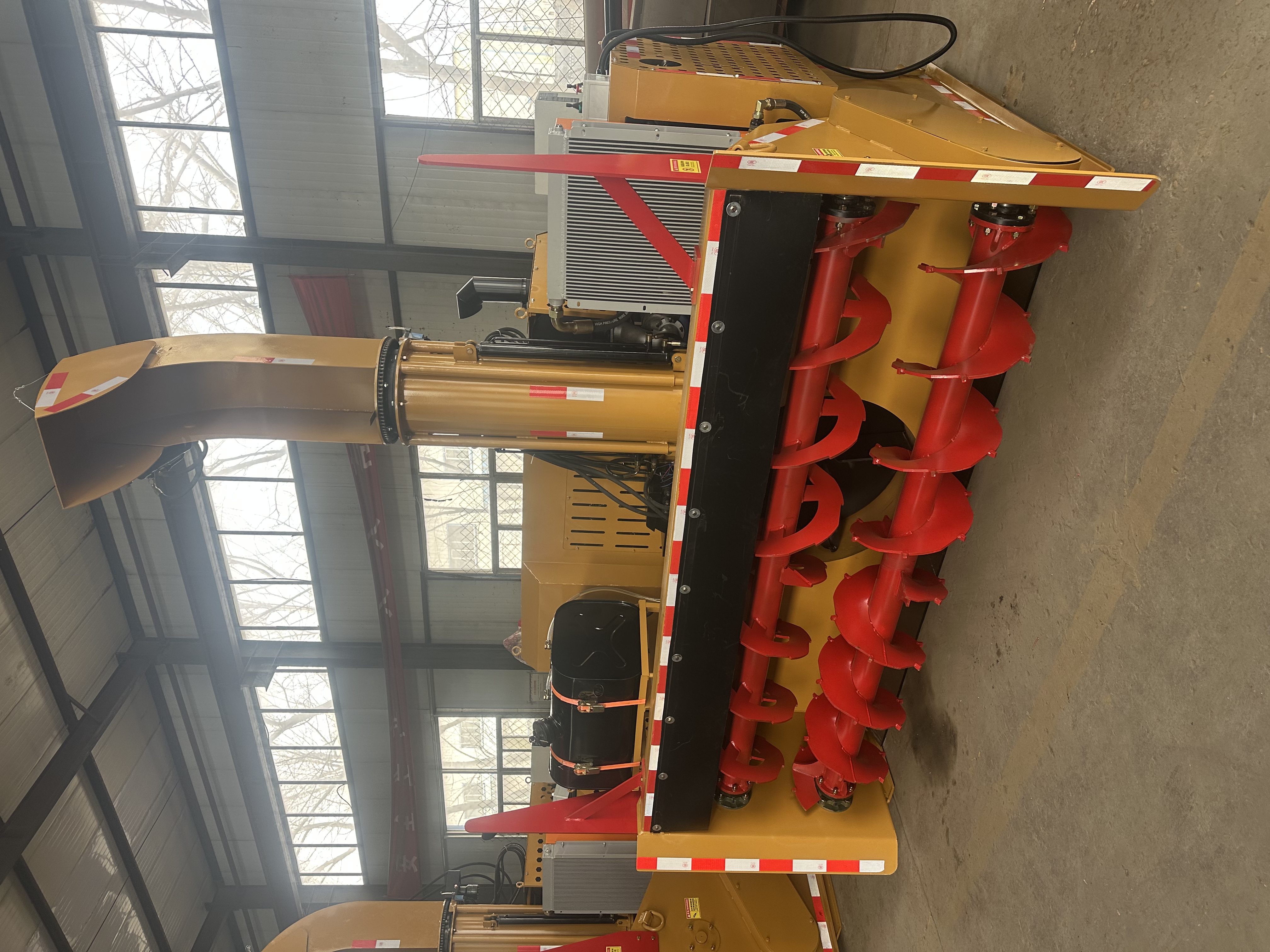 Nova máquina sopradora de neve grande com design de turbina de eixo helicoidal duplo pronta para projeto de remoção de neve de inverno